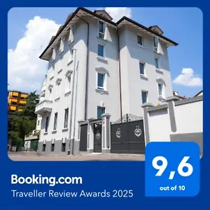 https://villa-tosati.it-lombardy.com